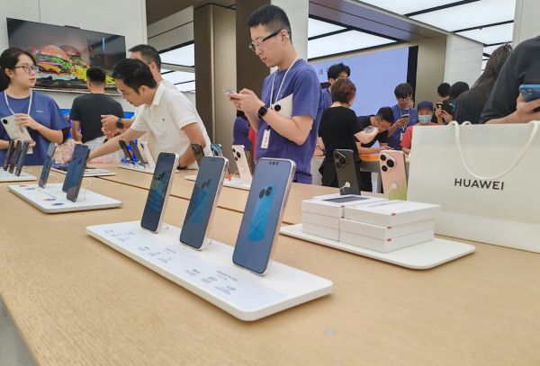 Revoluţia AI: Universităţile din China colaborează cu giganţi high tech pentru şcolirea specialiştilor